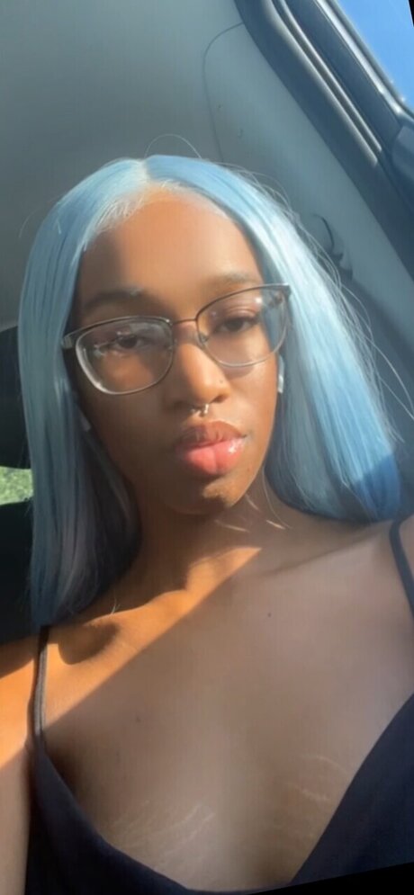 Black Cherry_ onlyfans strip tease