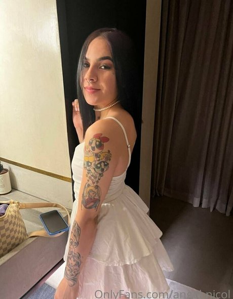angel nicol onlyfans nude pics