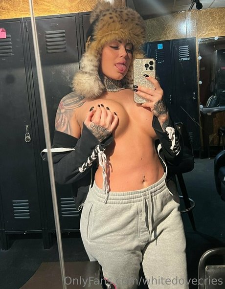 whitedovecries onlyfans