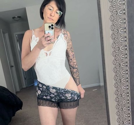 themrsnextdoor2 0 onlyfans sextape leak