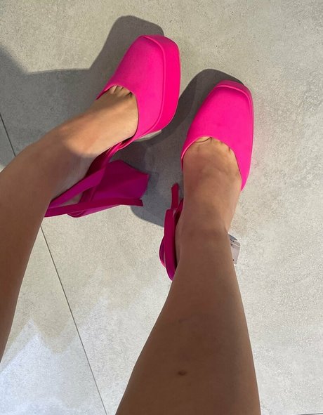 anafeetish onlyfans model photos