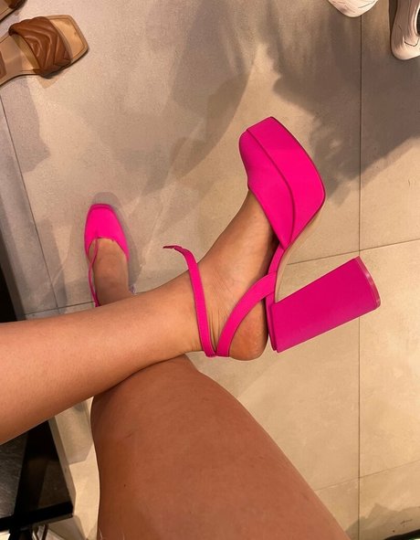 anafeetish only fans naked