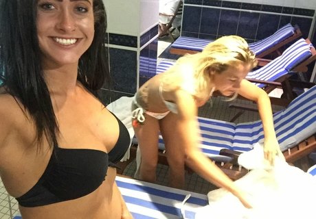 Gayle Johnstone onlyfans leak ass