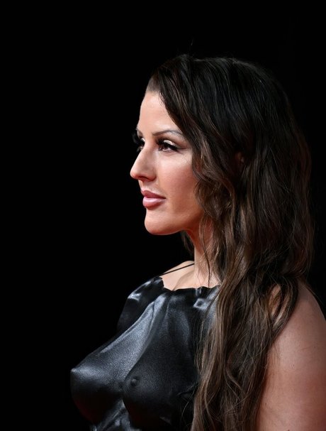 Ellie Goulding  artwork