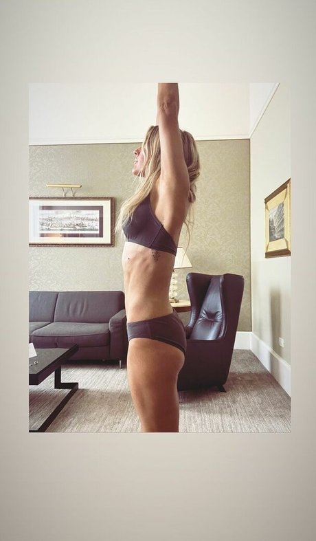 Ellie Goulding onlyfans leaked pics