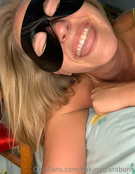 bakinggiantbuns naked onlyfans