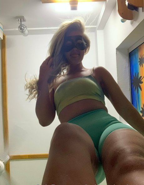 bakinggiantbuns onlyfans naked leak