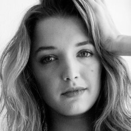 Alyssa Arce onlyfans strip