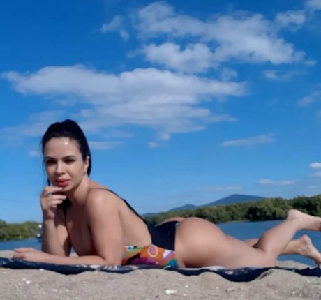 Sandy Capetinha onlyfans for free