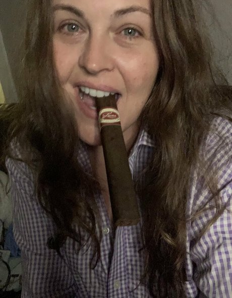 thelittlestslave onlyfans page