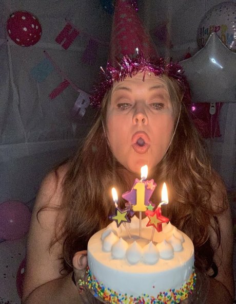 thelittlestslave nude onlyfans leaks