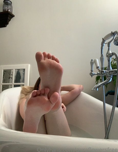 auraflowersfree onlyfans x