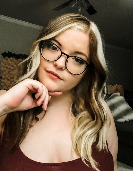 Meg Kaylee onlyfans leaked.