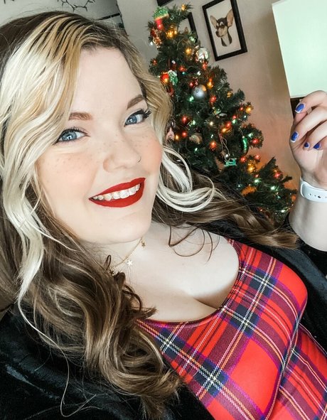 Meg Kaylee onlyfans strip