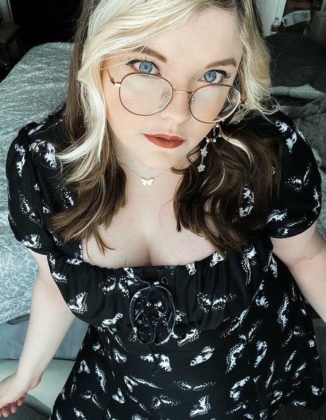 Meg Kaylee onlyfans sextape