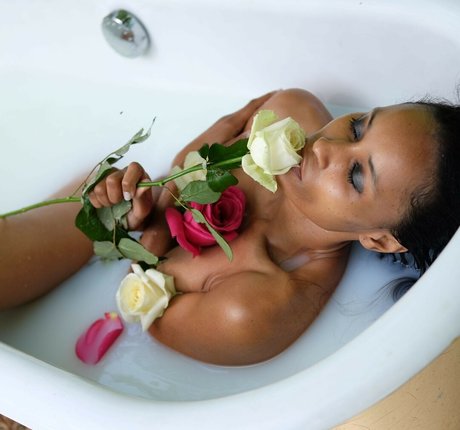 Adjouai onlyfans free content