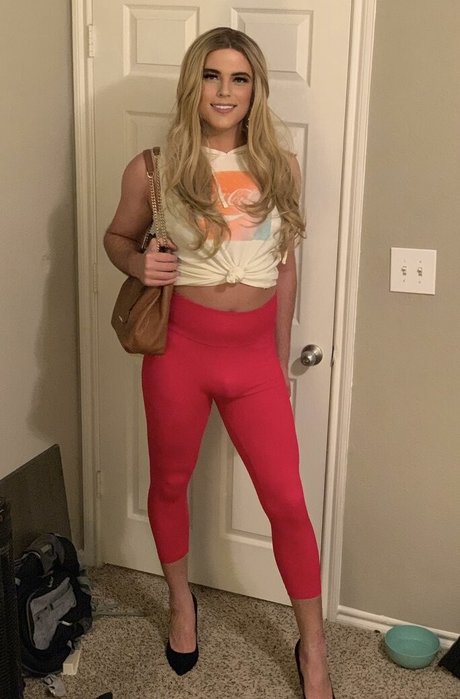 noellenights onlyfans naked pics