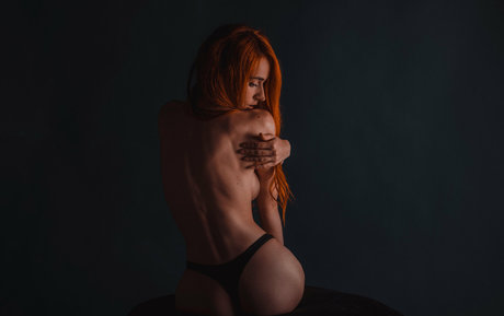 Yana West onlyfans leak ass