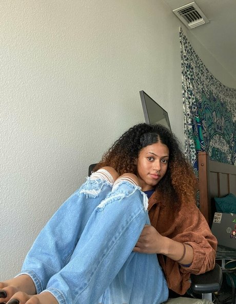 laylaybrat onlyfans nude leaked