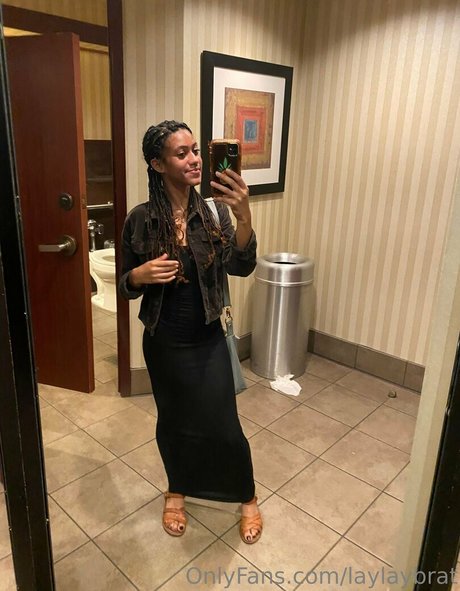 laylaybrat onlyfans strip