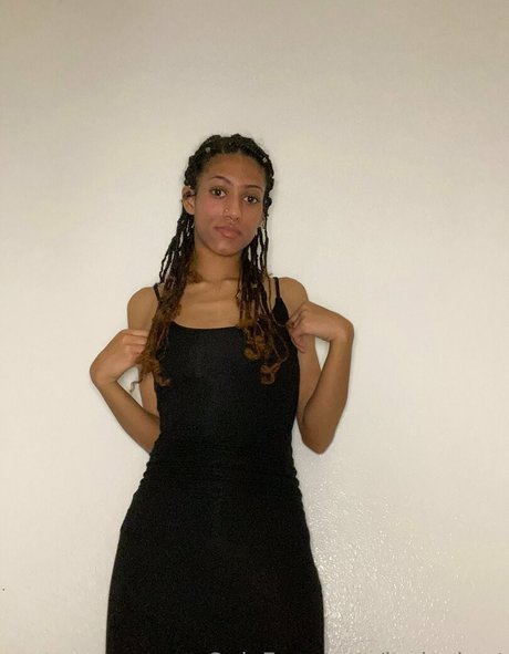 laylaybrat onlyfans nude porn