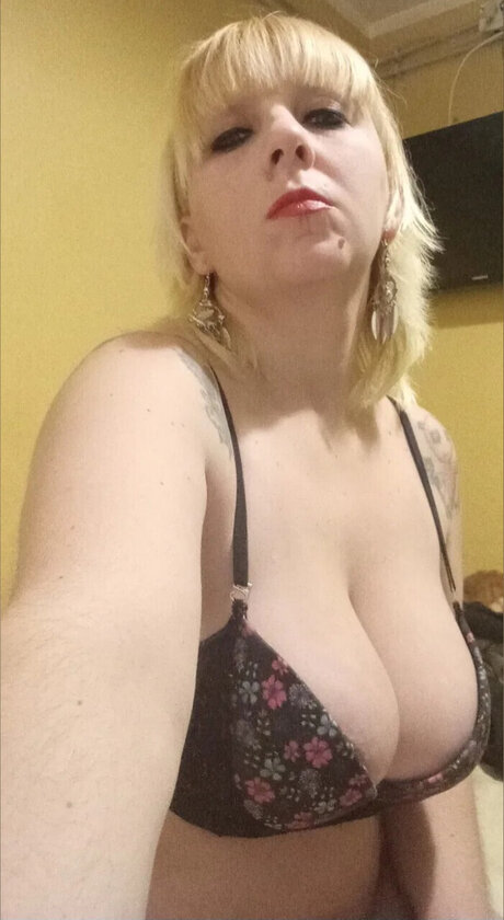 Ana Pometti strip onlyfans