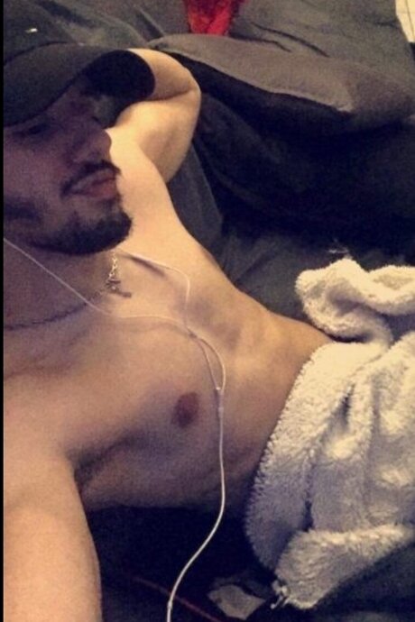 MA TRE REBEU_ topless onlyfans