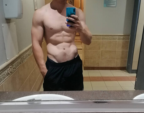 Just4Back onlyfans leaks.