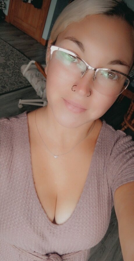 Sara Barrows onlyfans leakd