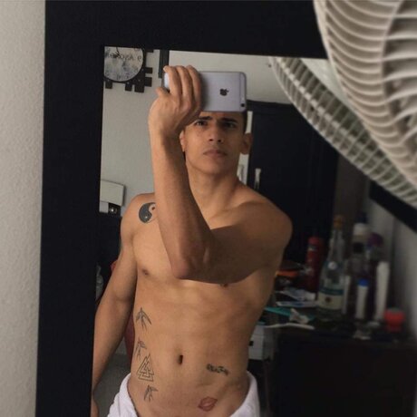 Carlos Barraza onlyfans nudes
