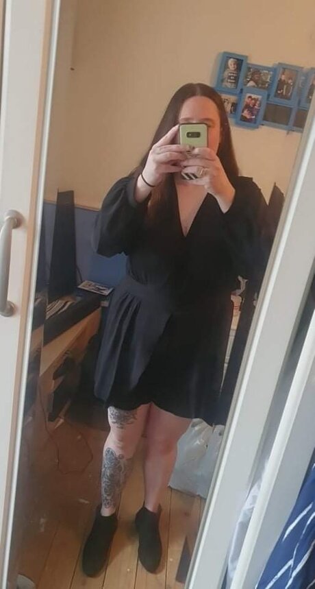 Laurab onlyfans free content