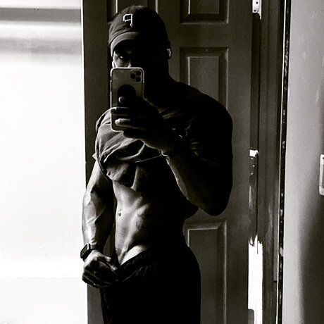 The Right One onlyfans leaks