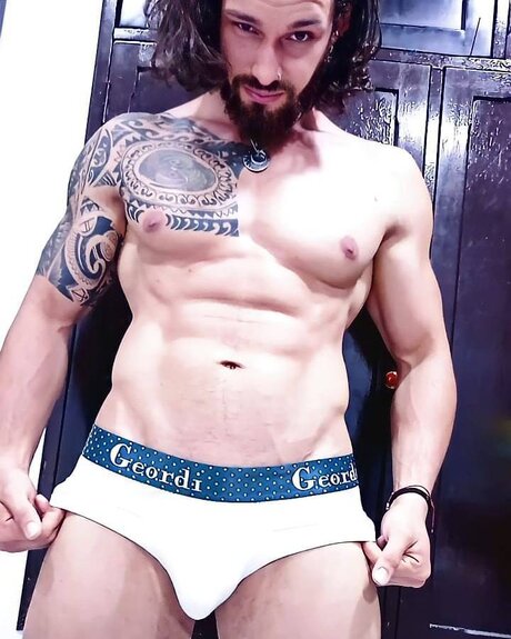 KeyGuevara onlyfans lesk