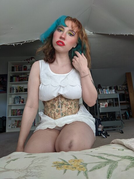 Lemon Honey onlyfans images