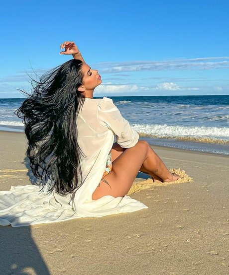 Bianca Leao onlyfans leaked pics