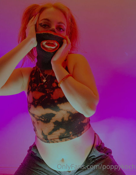 poppykoch onlyfans model