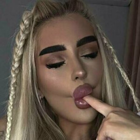 anna bestie 18 onlyfans leaks