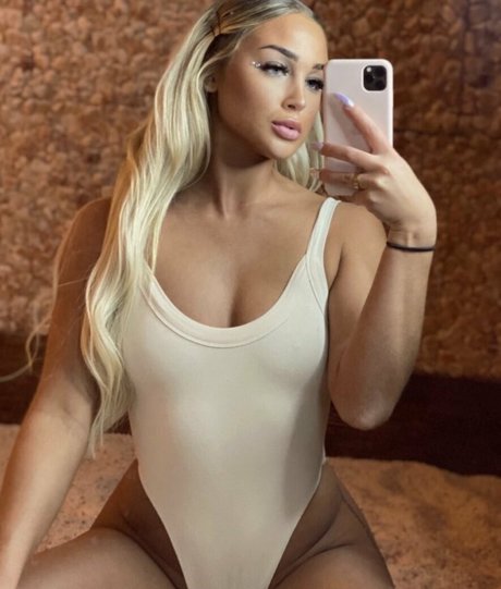 bethanyburke onlyfans nudes leaked