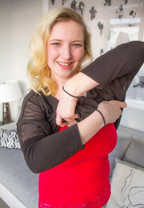 Calliope Rossi nude only fans leaks