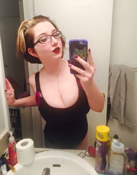 Calliope Rossi onlyfans nude tits