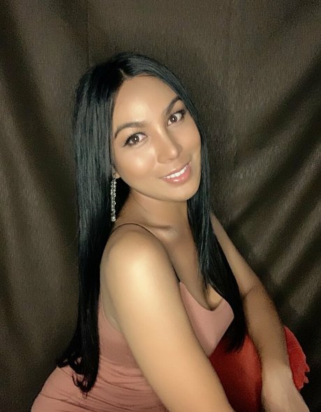 Emmy Monika on onlyfans