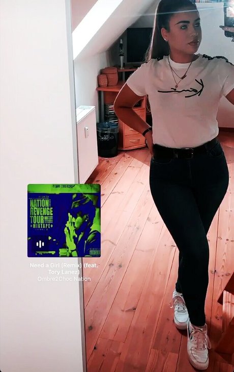 Fiona Schramm naked onlyfans leaked