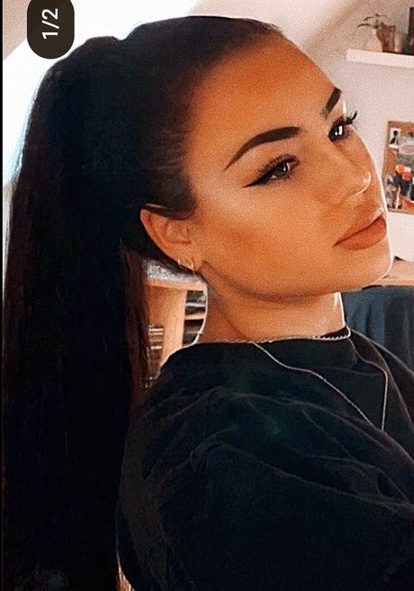 Fiona Schramm onlyfans leams