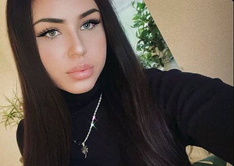 Fiona Schramm naked onlyfans