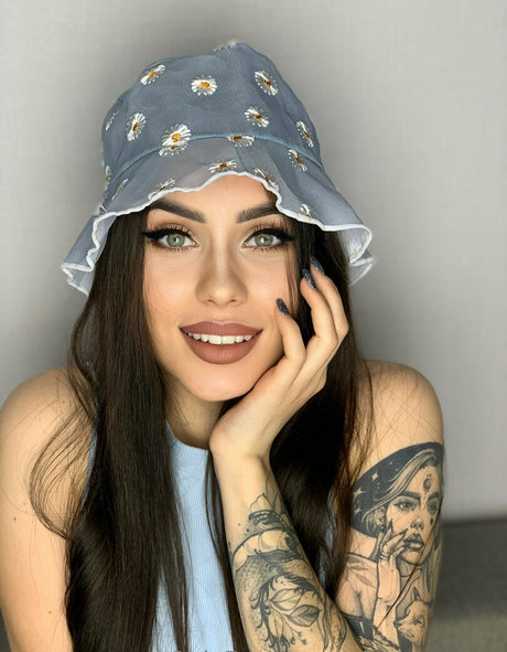 Nicoletta top naked only fans