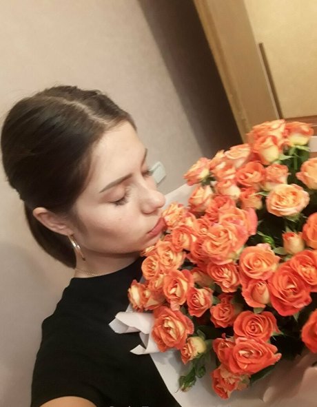 Nicoletta top only fans