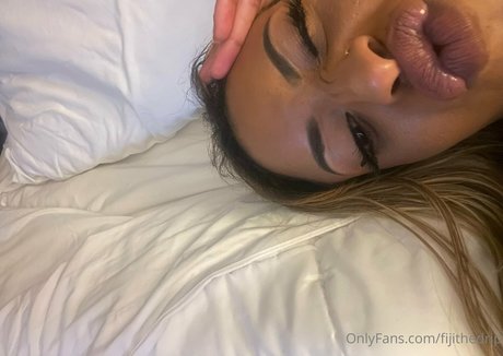 fijithedrip onlyfans striptease