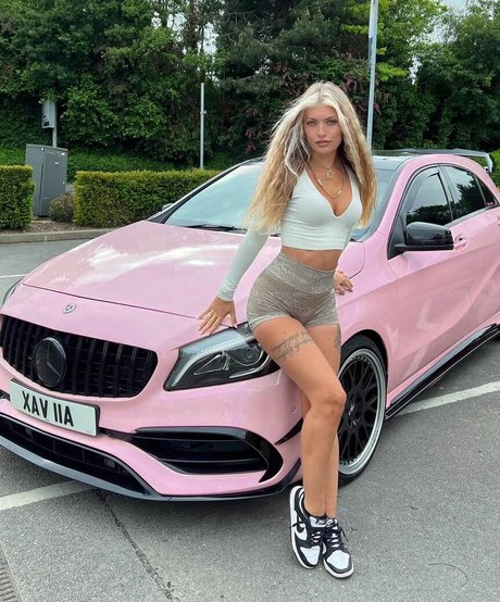 Xavia Brooke naked only fans