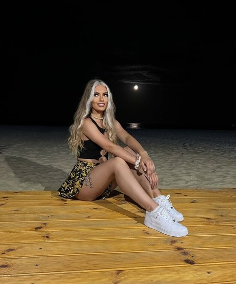 Xavia Brooke onlyfans nude leaks