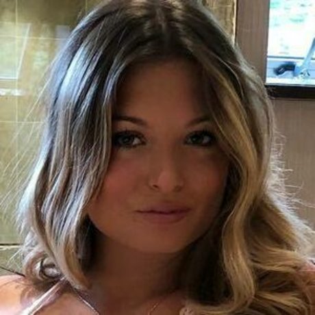 Zara Holland onlyfans nsfw